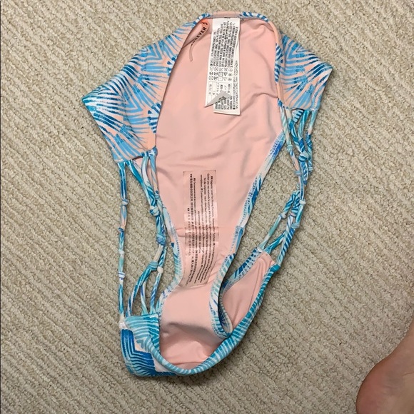 Bikini bottom tropical - Picture 4 of 5